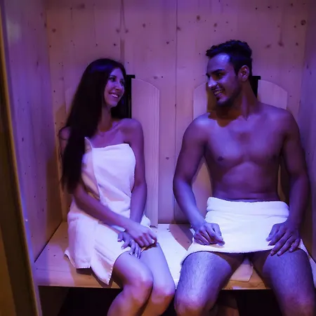 Kuschelhotel Zeman 호텔 4*